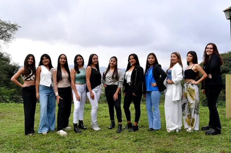 Los colegios continuacutean eligiendo a sus representantes en la FNE
