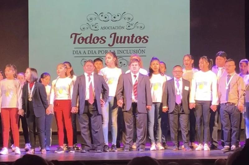 Donaron dispositivos de movilidad motriz a la Asociacioacuten Todos Juntos