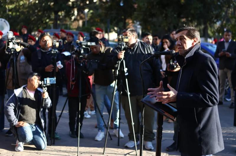 El Gobierno homenajeoacute a los periodistas en su diacutea