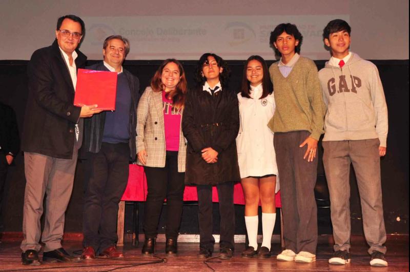 Fomentando la democracia se inicioacute el Concejo Deliberante Estudiantil 2024