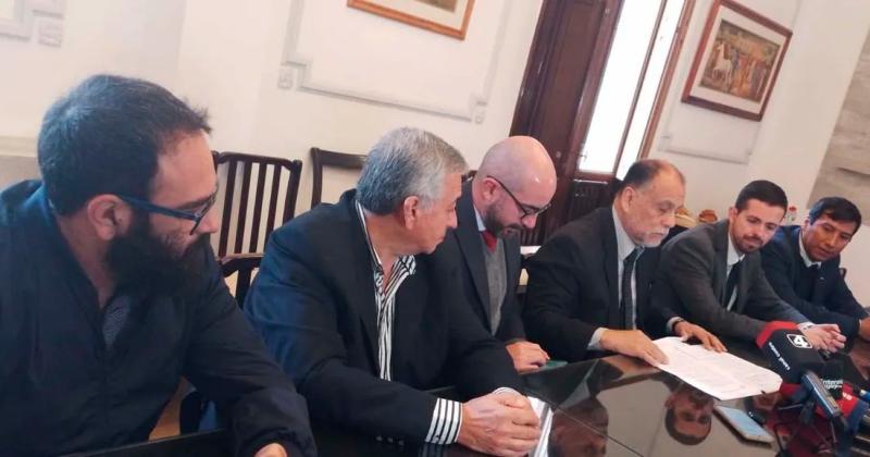 Respaldan acuerdo que mejoraraacute el abastecimiento de agua potable