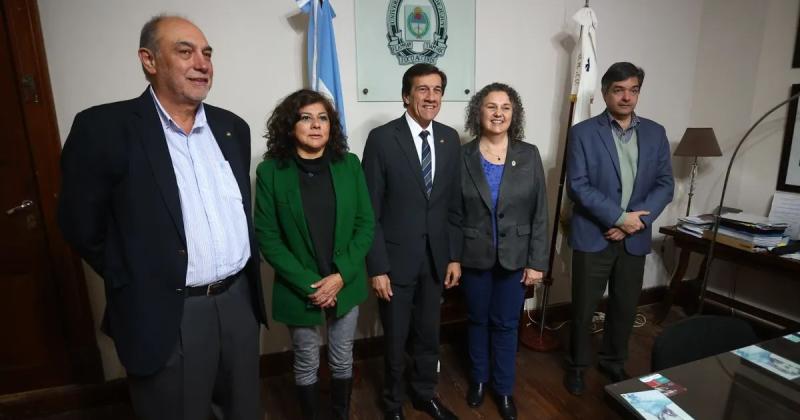 Nueva reunioacuten para avanzar en la creacioacuten de una Facultad de Medicina