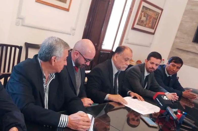 Respaldan acuerdo que mejoraraacute el abastecimiento de agua potable