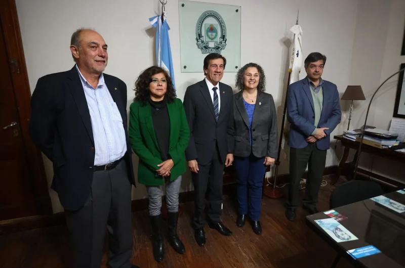 Nueva reunioacuten para avanzar en la creacioacuten de una Facultad de Medicina