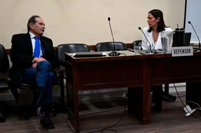 La querella pidioacute que el ex gobernador sea condenado a 22 antildeos de prisioacuten