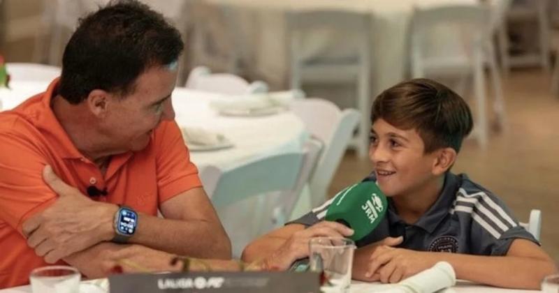 Thiago Messi dio su primera entrevista y reveloacute con quieacuten suentildea jugar
