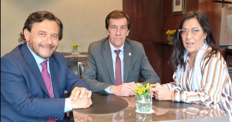 Moiseacutes admitioacute diaacutelogo con el Gobernador sobre temas superadores para la provincia