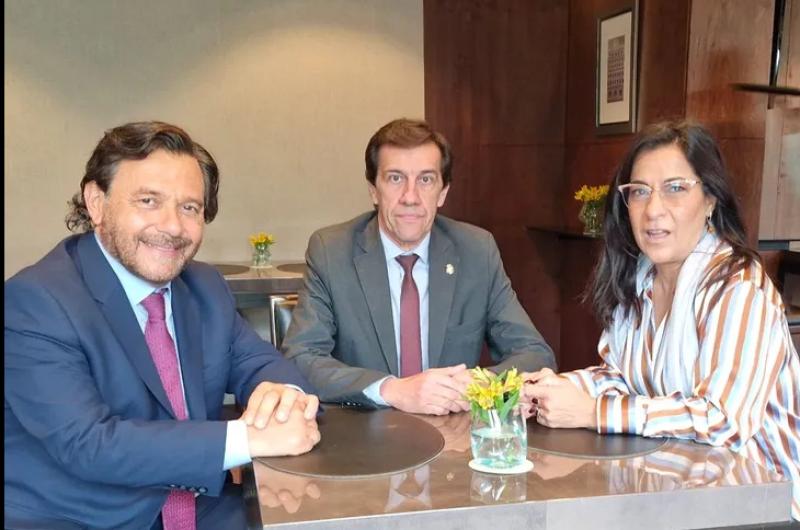 Moiseacutes admitioacute diaacutelogo con el Gobernador sobre temas superadores para la provincia