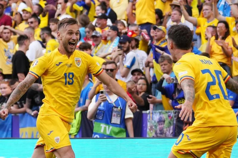  Rumania dio la sorpresa y goleoacute a Ucrania