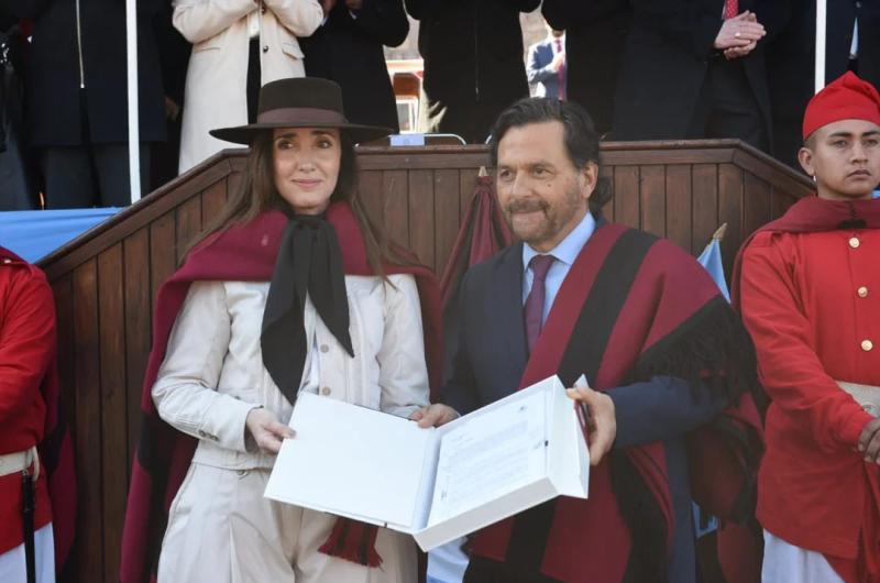 La Vicepresidenta encabezoacute el acto en homenaje a Guumlemes