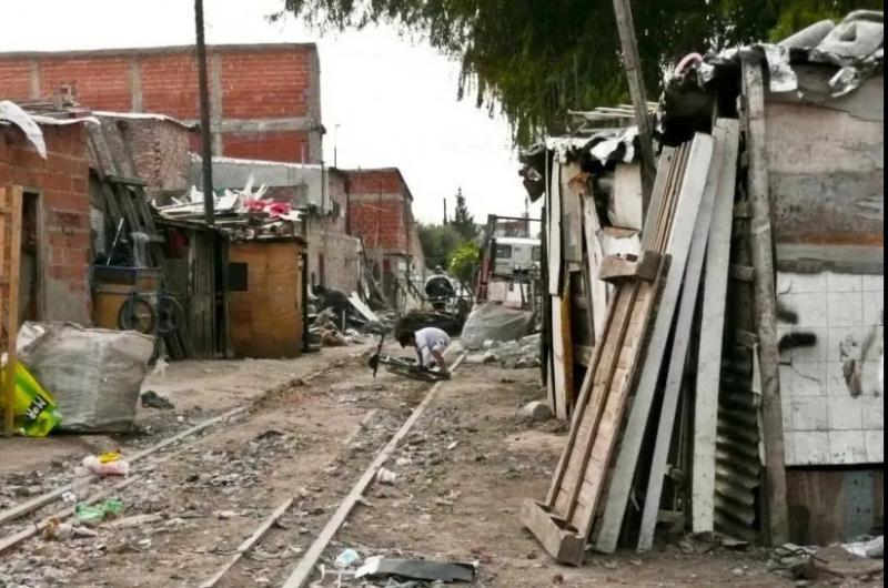 Una familia jujentildea necesitoacute 731417 en mayo para no caer bajo la liacutenea de pobreza