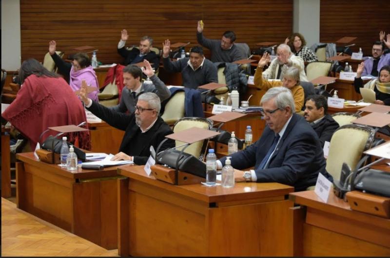 Aprueban leyes que protegen el medio ambiente y le dan celeridad a la justicia