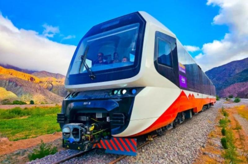 Impulsan que el Tren Turiacutestico Solar de la Quebrada sea declarado de intereacutes nacional