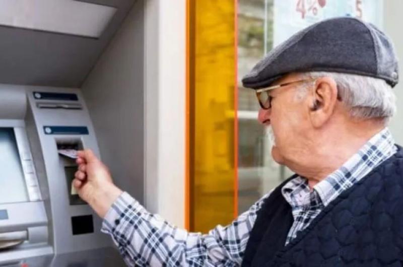 Jubilados y pensionadosrecibiriacutean nuevo bono de  70000 en agosto
