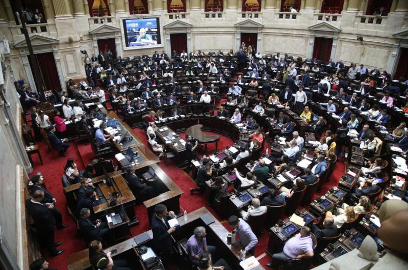 Diputados de LLA y el PRO convocaron a sesioacuten especial