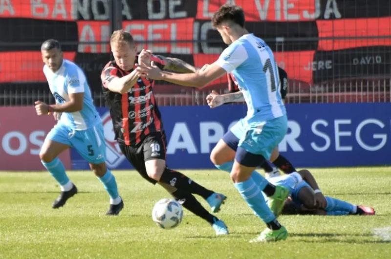 Gimnasia dejoacute pasar una gran posibilidad en Paranaacute y perdioacute ante Patronato