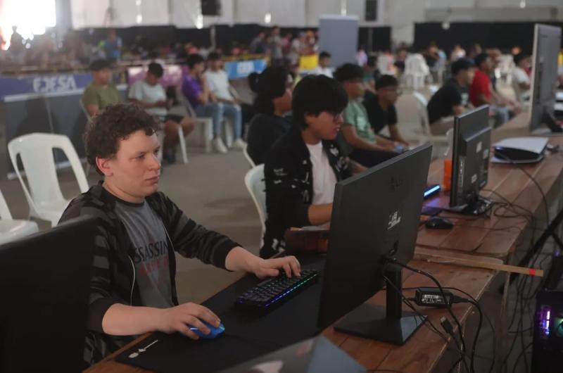 Masiva presencia en el Jujuy Desafiacuteo Gamer