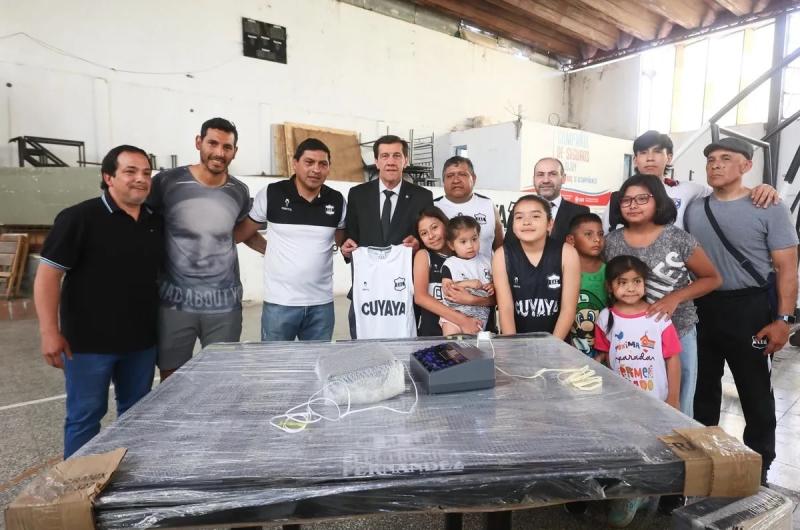 Atleacutetico Cuyaya recibioacute un tablero electroacutenico