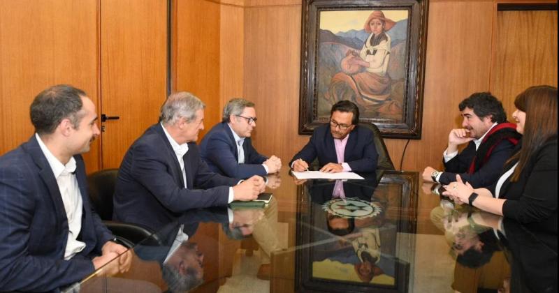 La empresa Riacuteo Tinto invertiraacute us2500 milloacutenes para producir maacutes litio