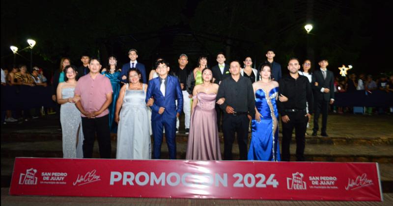 Maacutes de 1000 egresados participaron de la Cena Blanca en San Pedro de Jujuy