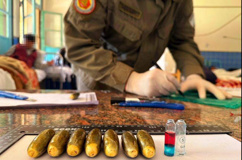 Doce ciudadanos bolivianos ingirieron 1122 caacutepsulas con cocaiacutena y quedaron detenidos