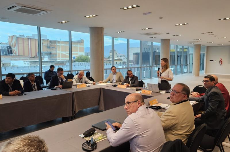 Tabacaleros de la regioacuten se reunieron en Jujuy para analizar situacioacuten del sector