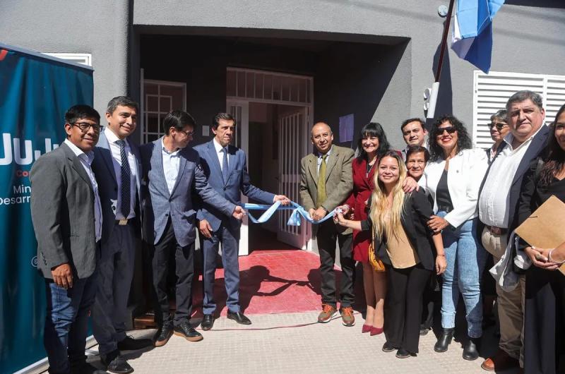 Inauguraron refacciones en casa que alberga a nintildeos sin cuidados parentales