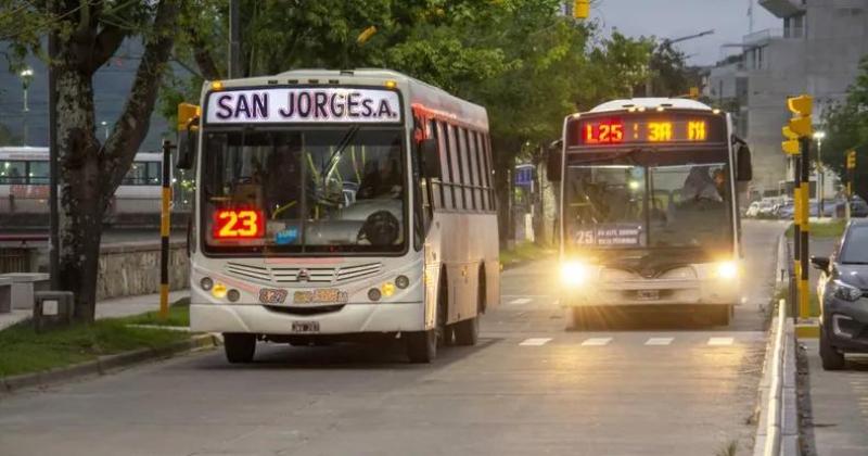 En algunos colectivos de Jujuy ya se puede pagar con tarjetas de creacutedito o deacutebito