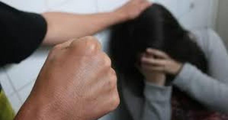 Golpeoacute a su pareja frente a sus hijos y el mayor salioacute a pedir ayuda a la policiacutea