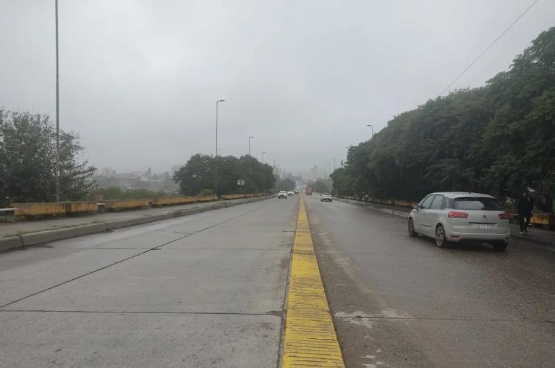 Hirieron a puntildealadas a un efectivo penitenciario en puente San Martiacuten 