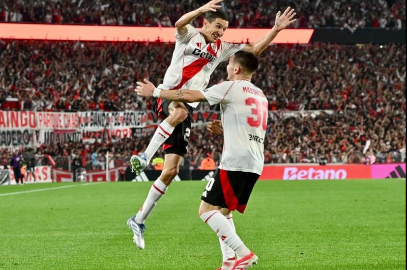 River le ganoacute a Veacutelez por 4 a 1 y cerroacute la zona B como escolta