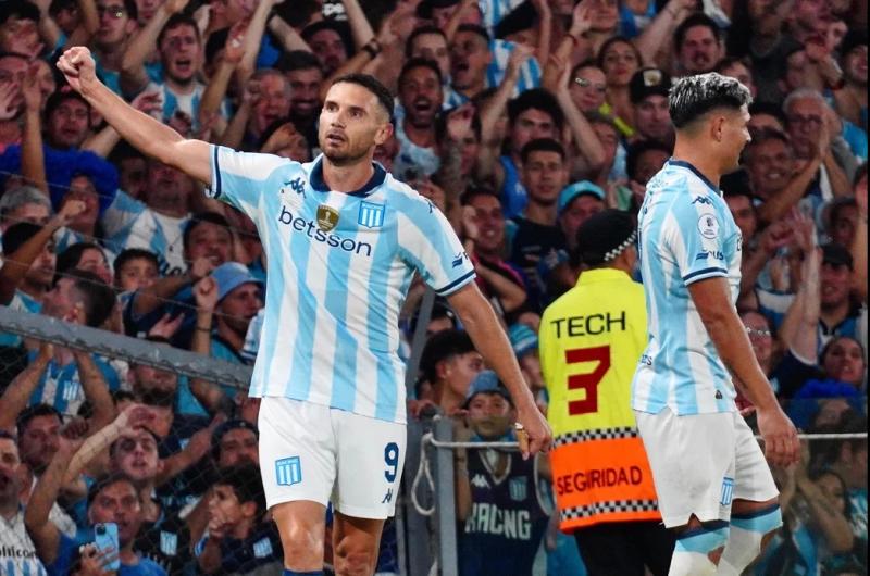  Racing visita a Bucaramanga buscando quedar como liacuteder de su grupo