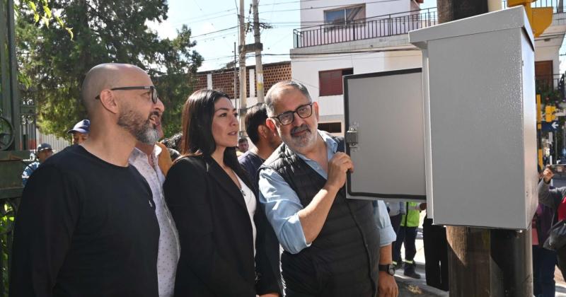 Nuevas esquinas semaforizadas en barrios Chijra y Alto Comedero