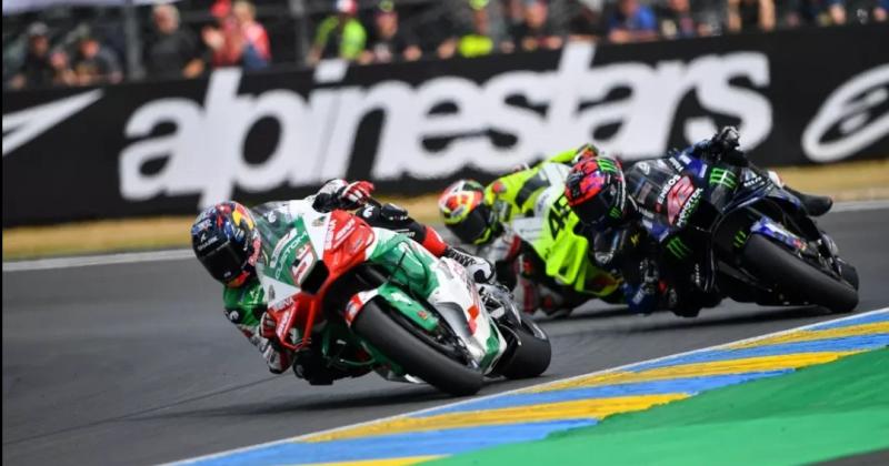El franceacutes Zarco se quedoacute con el caoacutetico Gran Premio de Francia en Le Mans 