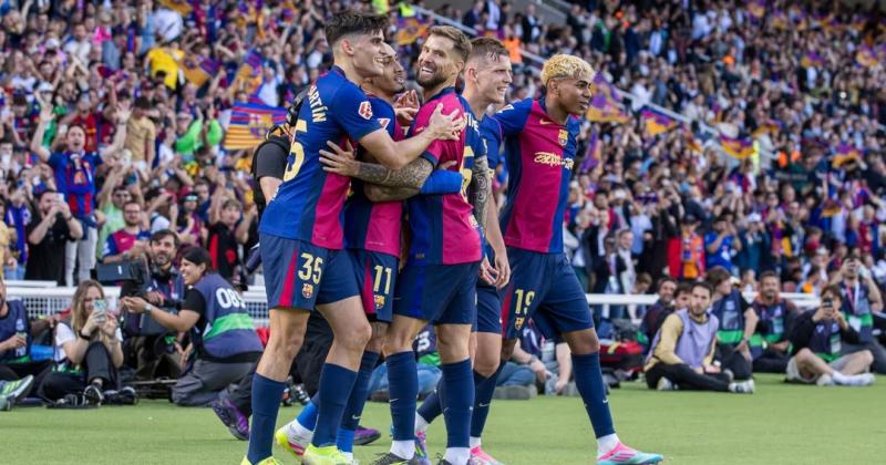 Barcelona lo dio vuelta ante Real Madrid y acaricia el tiacutetulo 