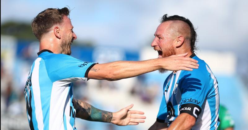 Gimnasia le ganoacute a Chicago y se consolida en la punta  