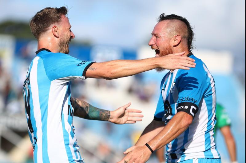 Gimnasia le ganoacute a Chicago y se consolida en la punta  