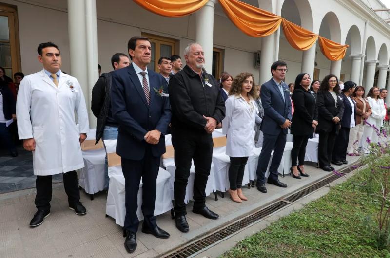 Reconocimiento a labor de los profesionales de la enfermeriacutea