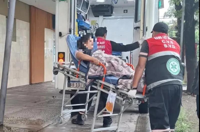 Defendioacute a su hija de una golpiza y fue atacada por la madre de la nintildea agresora