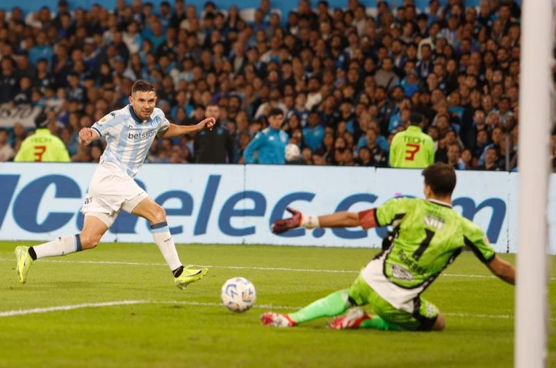 Racing recibe a Colo-Colo tras la sorpresiva eliminacioacuten en el Torneo Apertura