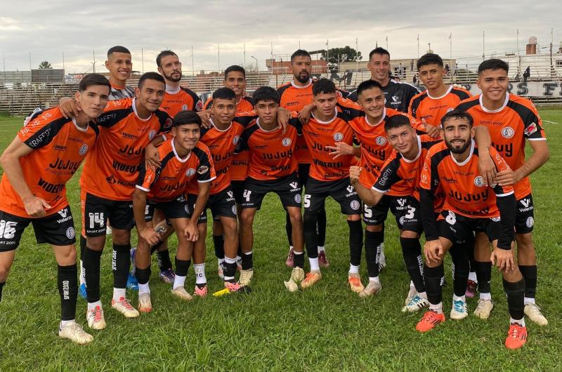 Zapla se impuso con autoridad ante Cuyaya ganandole por 3 a 0