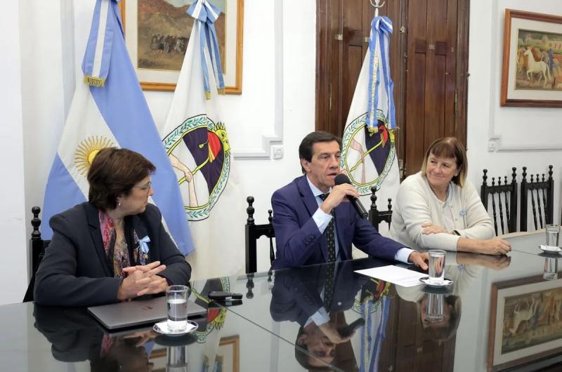 El gobernador Carlos Sadir relanzoacute la App Tu Jujuy y el Portal de Traacutemites Unificados de la provincia