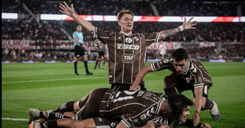 Platense semifinalista tras eliminar a River por penales