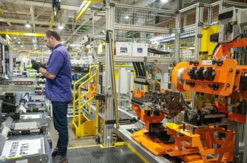 La actividad econoacutemica volvioacute a caer despueacutes de un antildeo 18-en-porciento-