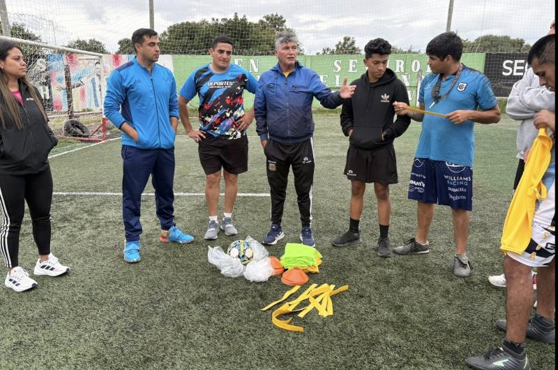 Se entregoacute material deportivo al Centro de Capacitacioacuten Arbitral