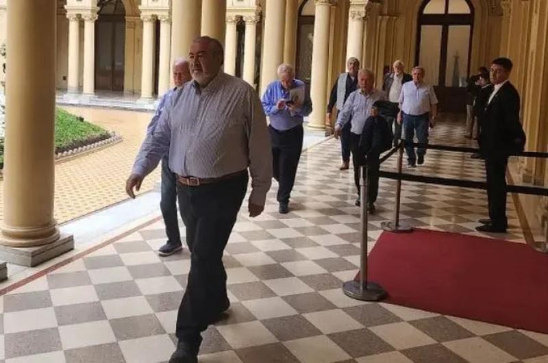 La CGT iraacute a la Justicia para frenar el decreto de Javier Milei 