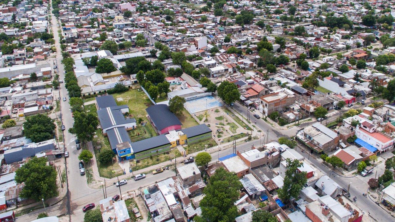 Quilmes- la Policiacutea Bonaerense baleoacute en la cara a un nene de 10 antildeos frente a un comedor del Polo Obrero