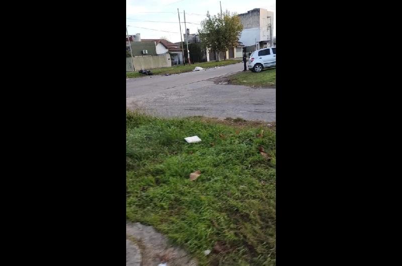Identificaronal motociclista de 26 antildeos murioacute al chocar contra un micro en La Plata