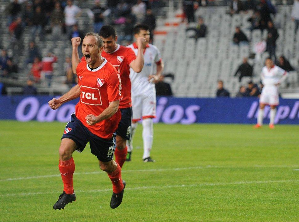 Independiente vs Huracaacuten- un duelo con historia y un pasado poleacutemico