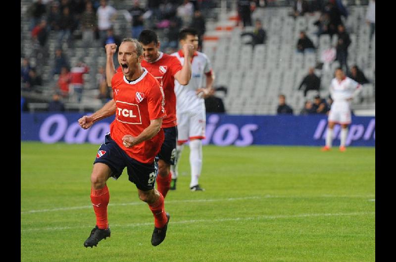 Independiente vs Huracaacuten- un duelo con historia y un pasado poleacutemico